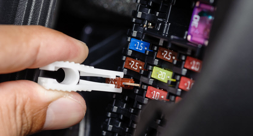 Mercedes Aluminum Fuse Check